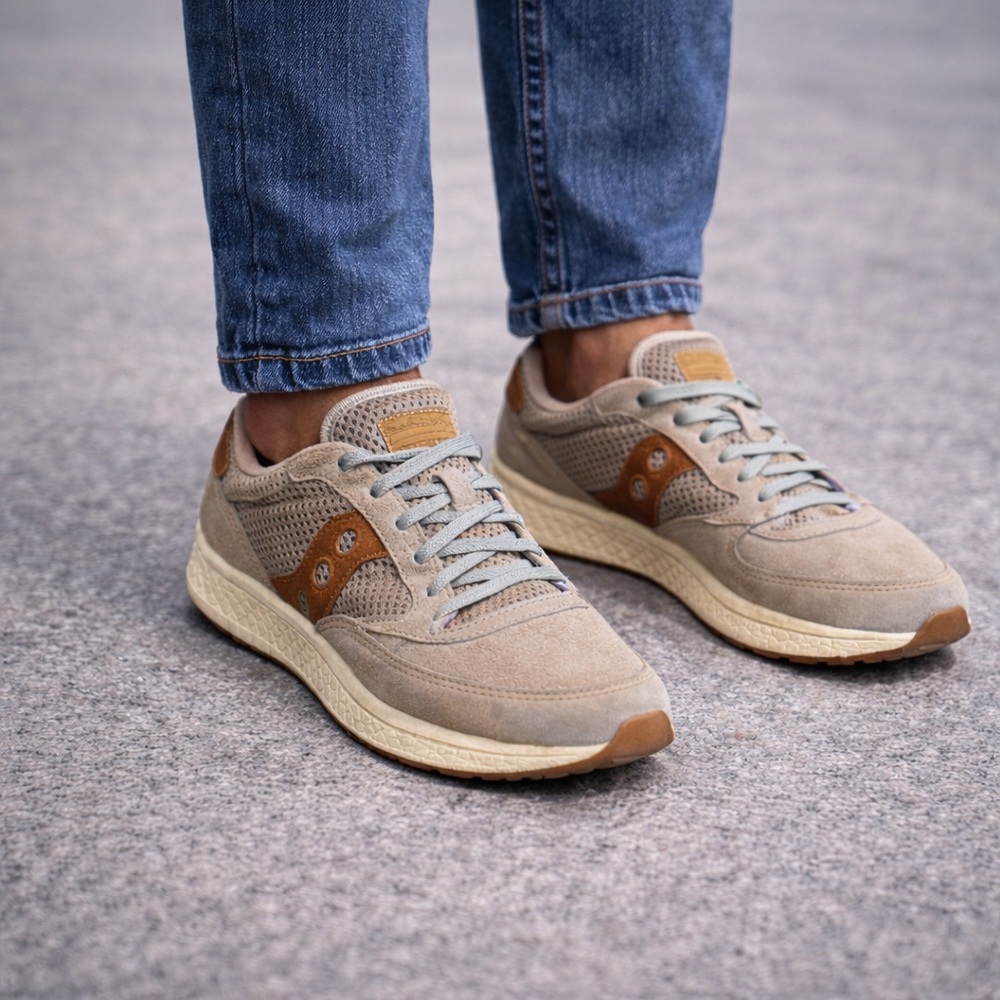 Saucony Original Men’s Freedom Runner Sneakers – Almond / Tan – 9.5